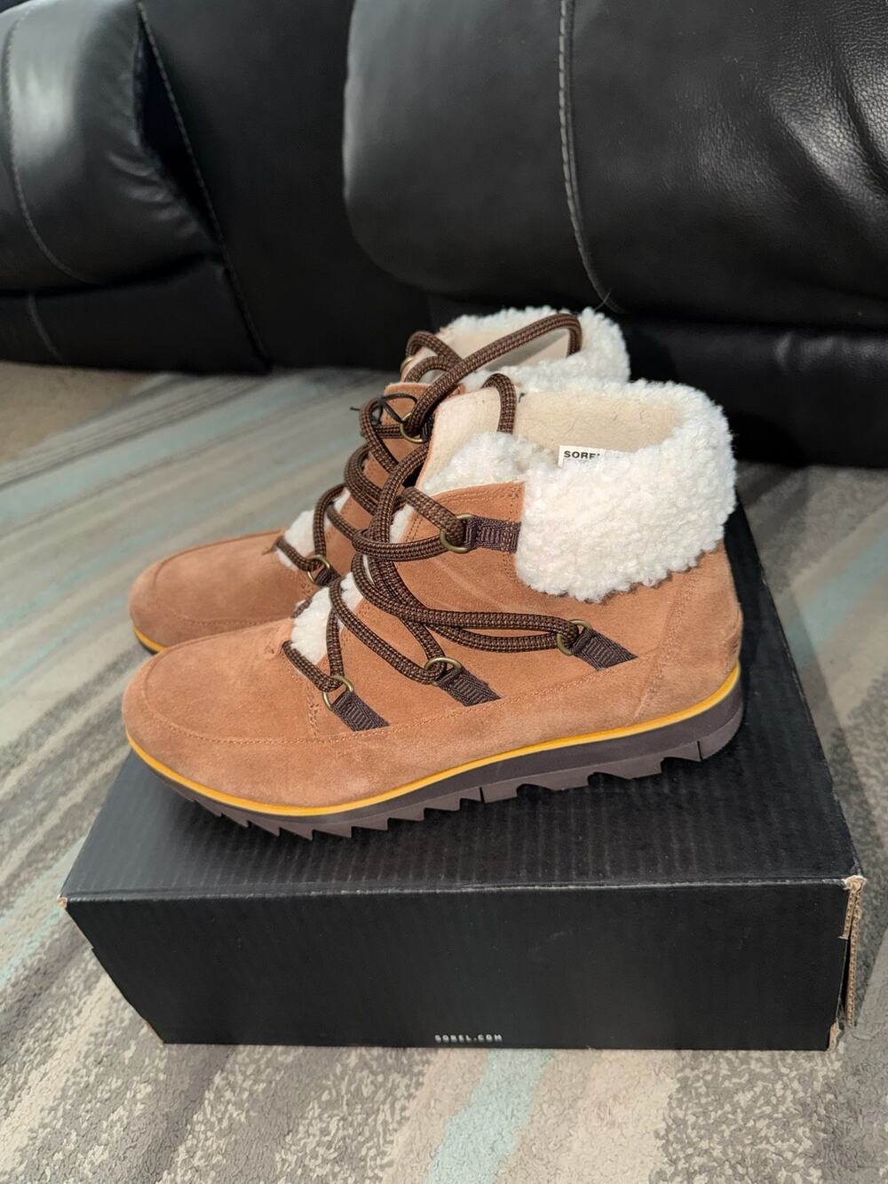 Sorel Harlow Lace winter Brown Cozy boots NEW 9.5